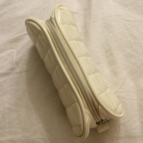 Makeup Bag - Picture 3 of 4