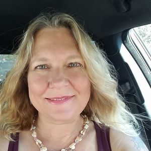 Meet your Posher, Suzanne