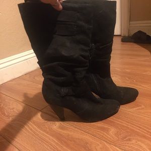 Black suede like boots