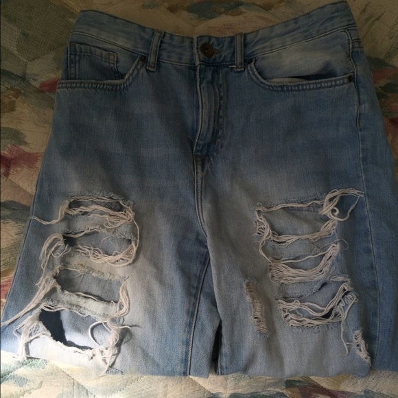 Ripped boyfriend jeans