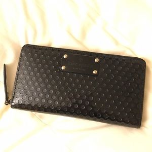 100% authentic Kate spade wallet....