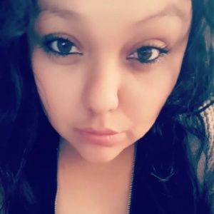 Meet your Posher, Alicia