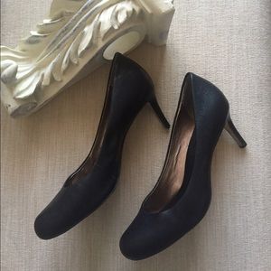 Banana Republic Leather Pump