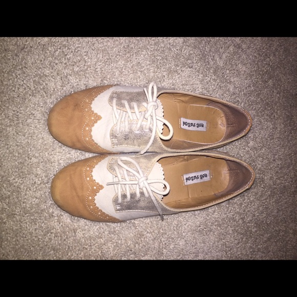 Beige oxfords