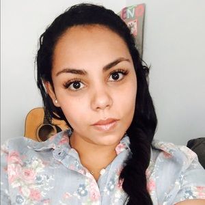 Meet your Posher, Cynthis