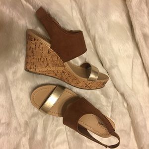 Beachy wedges