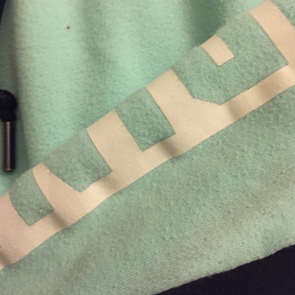 Sweater - Picture 3 of 4