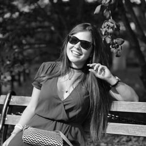 Meet your Posher, Andrea