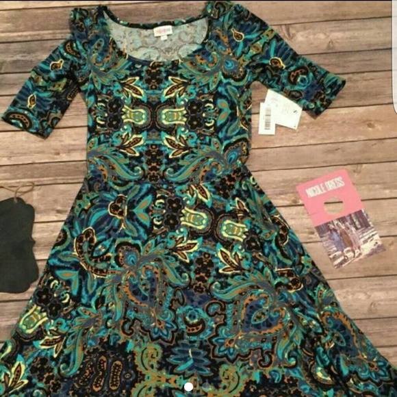 ❤NEW XS LULAROE NICOLE DRESS❤ - Picture 2 of 4