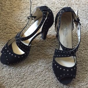 Charles Albert GORGEOUS heels.  Size 8.5 HOT! 👠