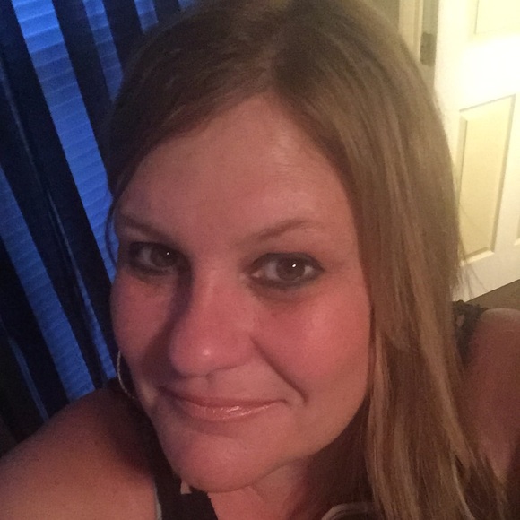 Meet your Posher, Patti - Picture 1 of 1