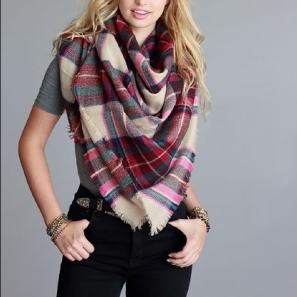 💞CLEARANCE💞 Fuchsia Paid Blanket Scarf #1 - Picture 4 of 4