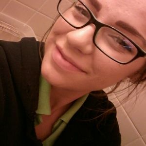 Meet your Posher, Kelli