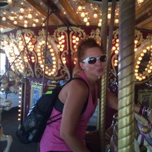 Meet your Posher, Nicole