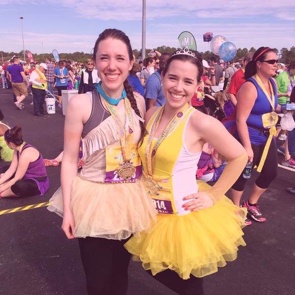 MEET THE POSHER: Danielle Wilson - Picture 4 of 5