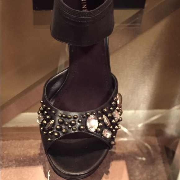 Black leather heels with studs - Picture 2 of 4