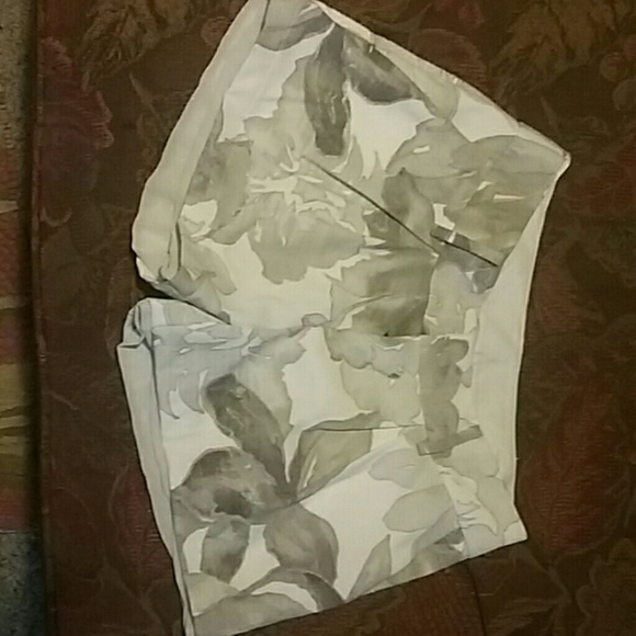 Vera Wang Shorts.