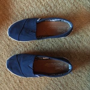 TOMS navy shoes