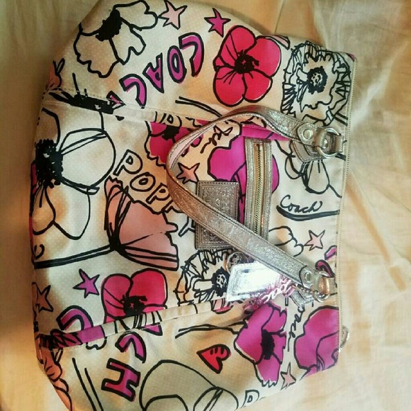 Authentic coach purse from the poppy collection