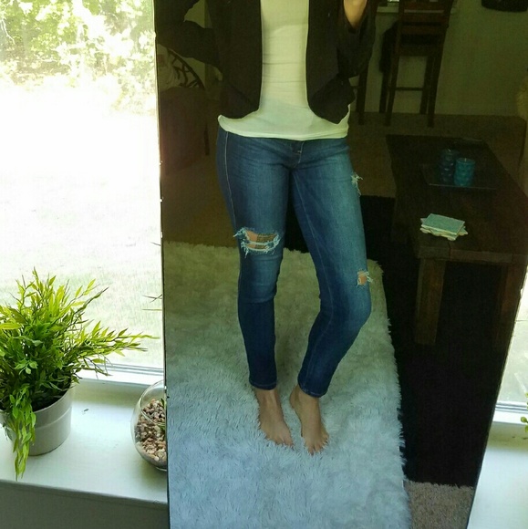 Ripped skinny jeans