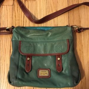 Fossil authentic teal colored purse 👍😊