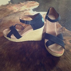 Toms Size 10 cork wedge sandals in black