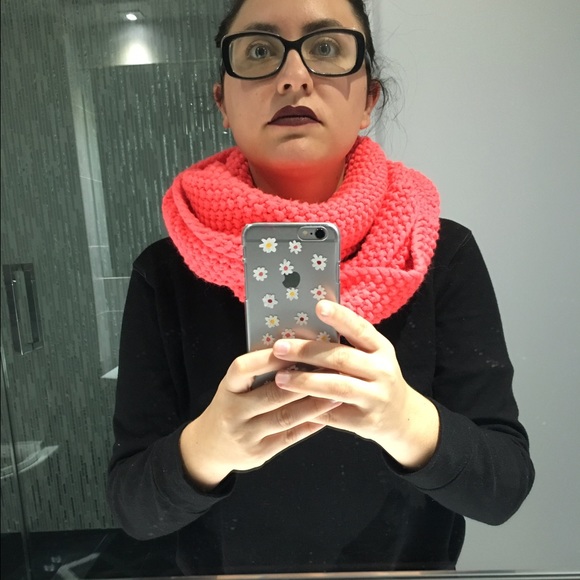 Meet your Posher, Limor