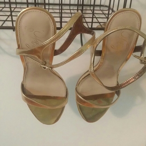 Shoes - Picture 2 of 4
