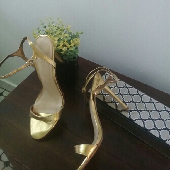 Shoes - Picture 4 of 4