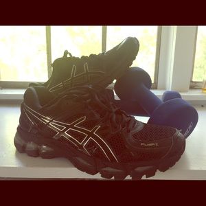 Stylin'! Women's Asics Gel Kayano 21