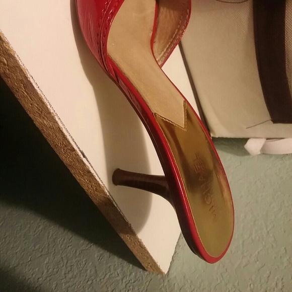 Shoes - Picture 3 of 4