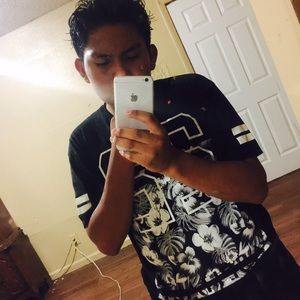 Meet your Posher, Javier