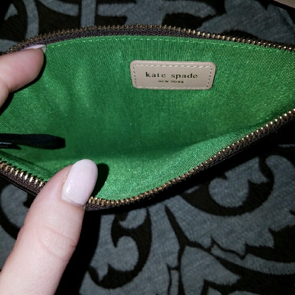 Small Kate spade wristlet clutch - Picture 2 of 3