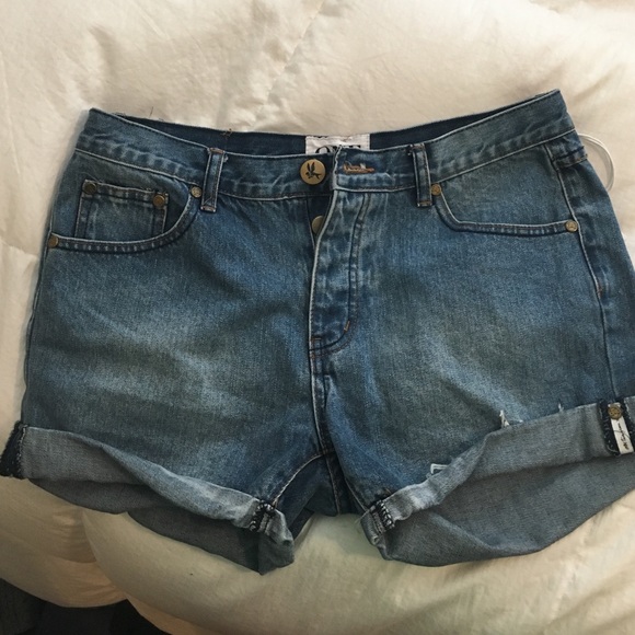 One teaspoon "chargers" size 28 never worn