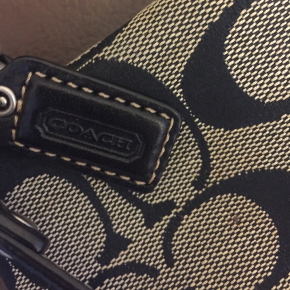 Vintage coach wristlet - Picture 2 of 3