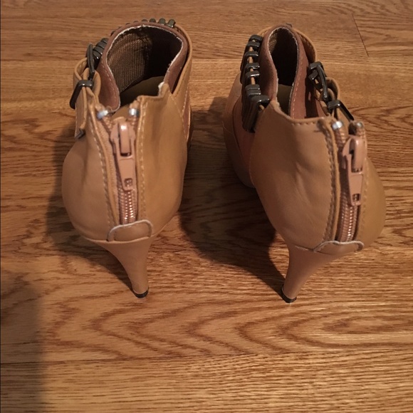 Open toe booties - Picture 2 of 3