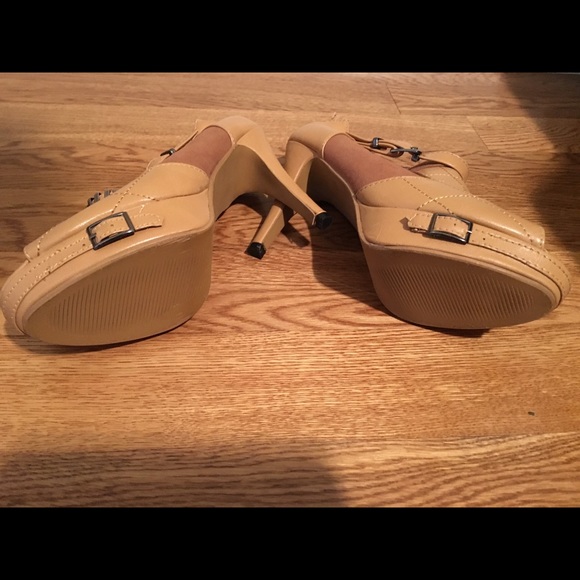 Open toe booties - Picture 3 of 3