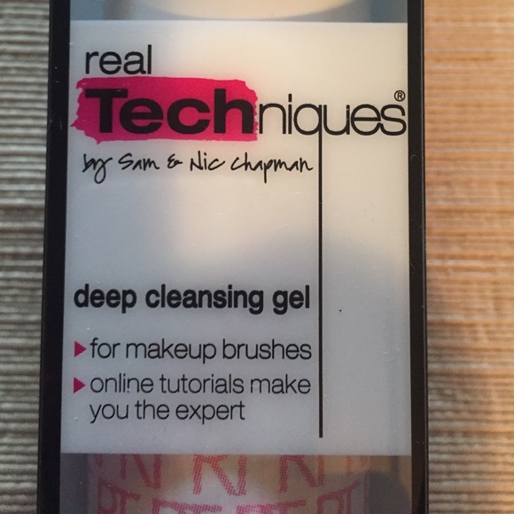 💝Free gift for @adowell1130 NIB Real Techniques - Picture 2 of 4