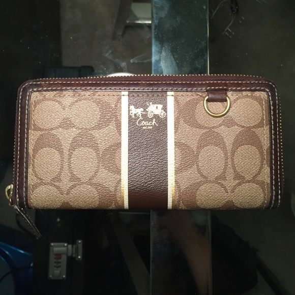 Coach zip wallet - OFFERS WELCOME