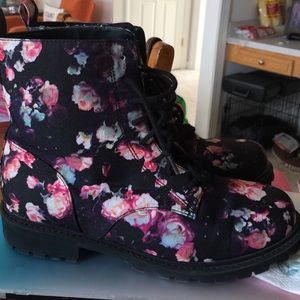 H&M floral combat boots size 9