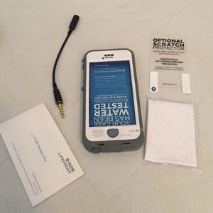 iPhone 5/5s lifeproof case