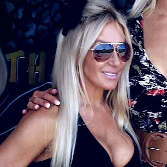 Meet your Posher, Mindy - Picture 1 of 1