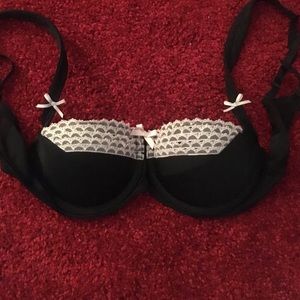 Victoria secret 34 C bra