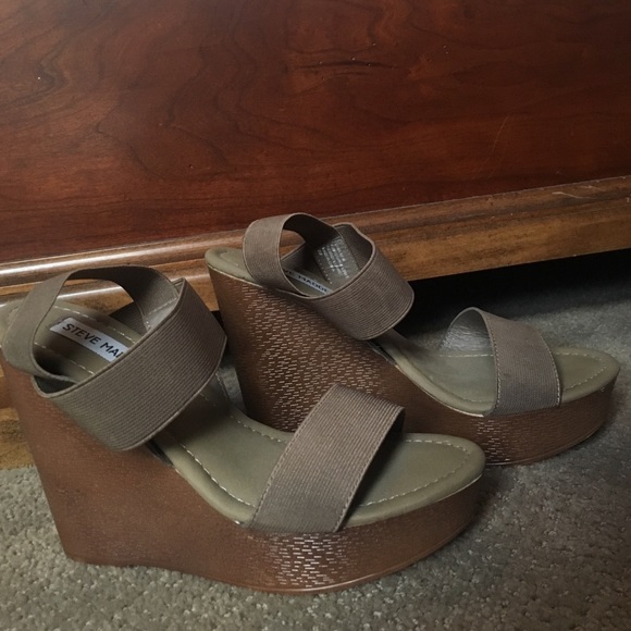 Steve Madden- Olive Green Wedge heel