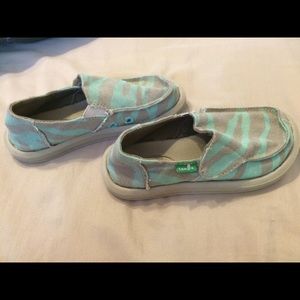 Sanuk shoes