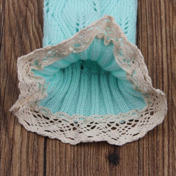 • one set of leg warmers• - Picture 2 of 5