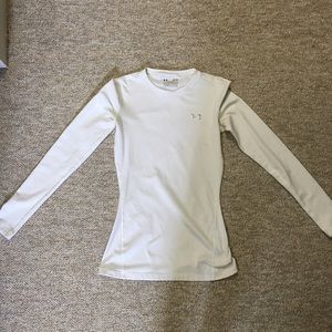 White under armor shirt!