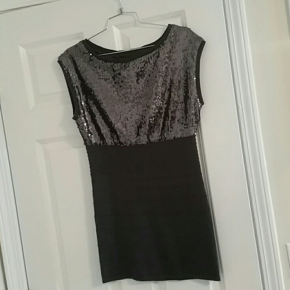 Dress - Picture 2 of 3