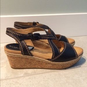 NWOT Nurture Black Wedges
