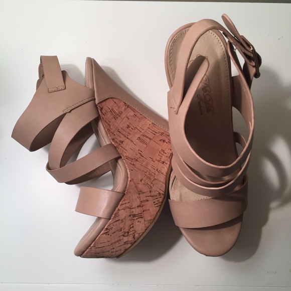 Nude wedges - Picture 2 of 3